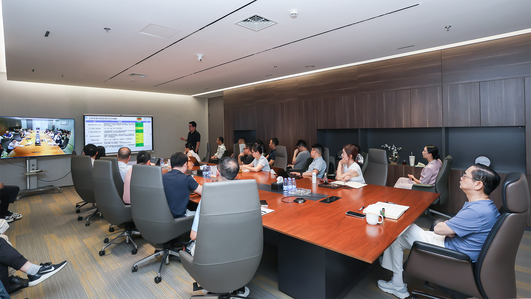 联合蓝海2025年中总结大会圆满召开：稳健发展创佳绩，凝心聚力再扬帆！